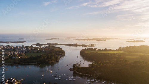 Vue aérienne  coucher de soleil Golfe du Morbihan en Bretagne