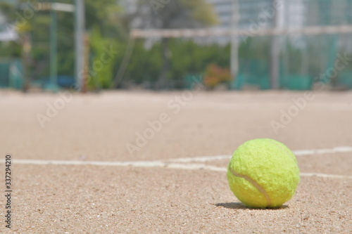テニスボール © TeTsumi
