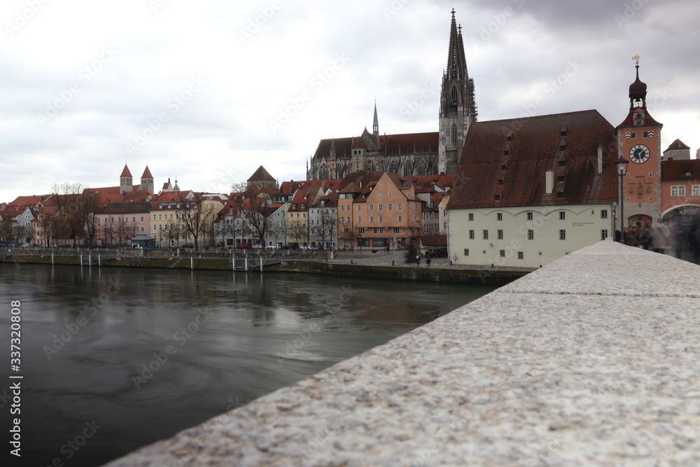 Fototapeta premium Steinerne Brücke Regensburg