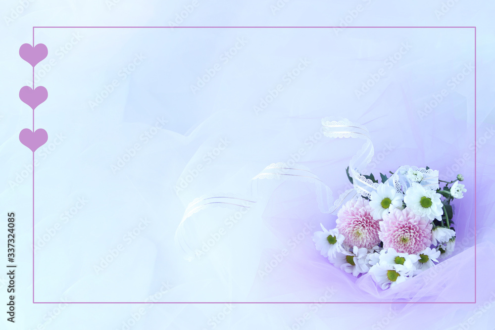 ハートフレームとピンクのピンポンマムと白の小菊の花束 パープルのチュールの背景 Stock Foto Adobe Stock