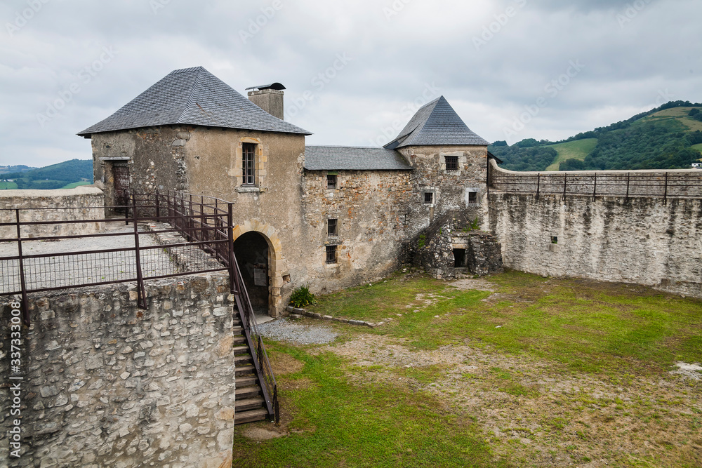 Larrau,Mauléon-Licharre,Chateau fort