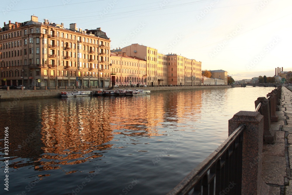 Obraz premium Urban landscape at dawn