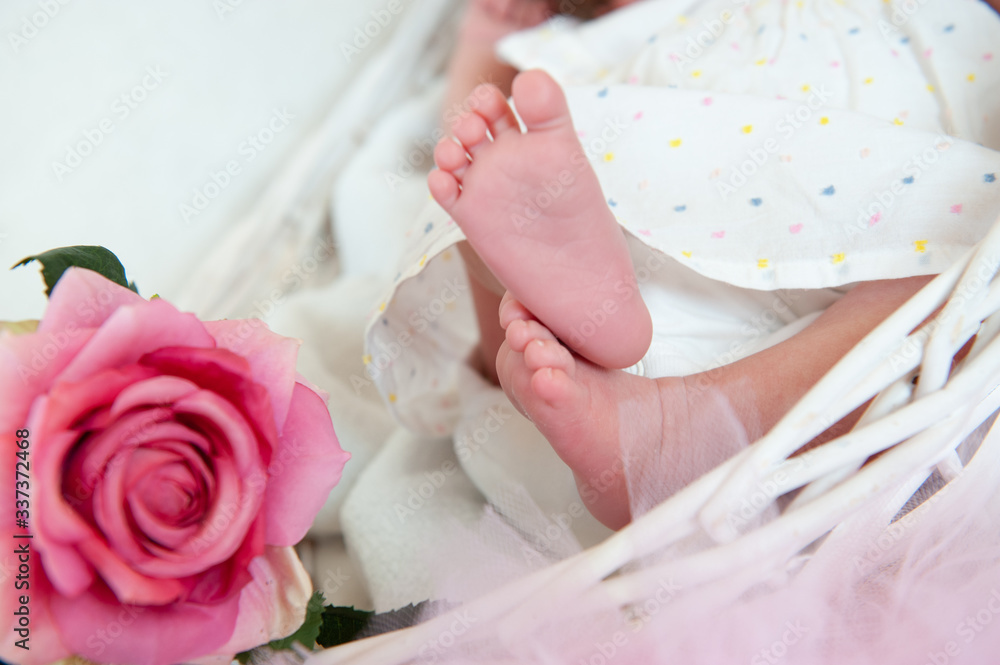 newborn baby feet in bed newborn baby feet in bed
