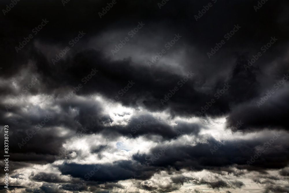 Obraz premium Dramatic Clouds Background