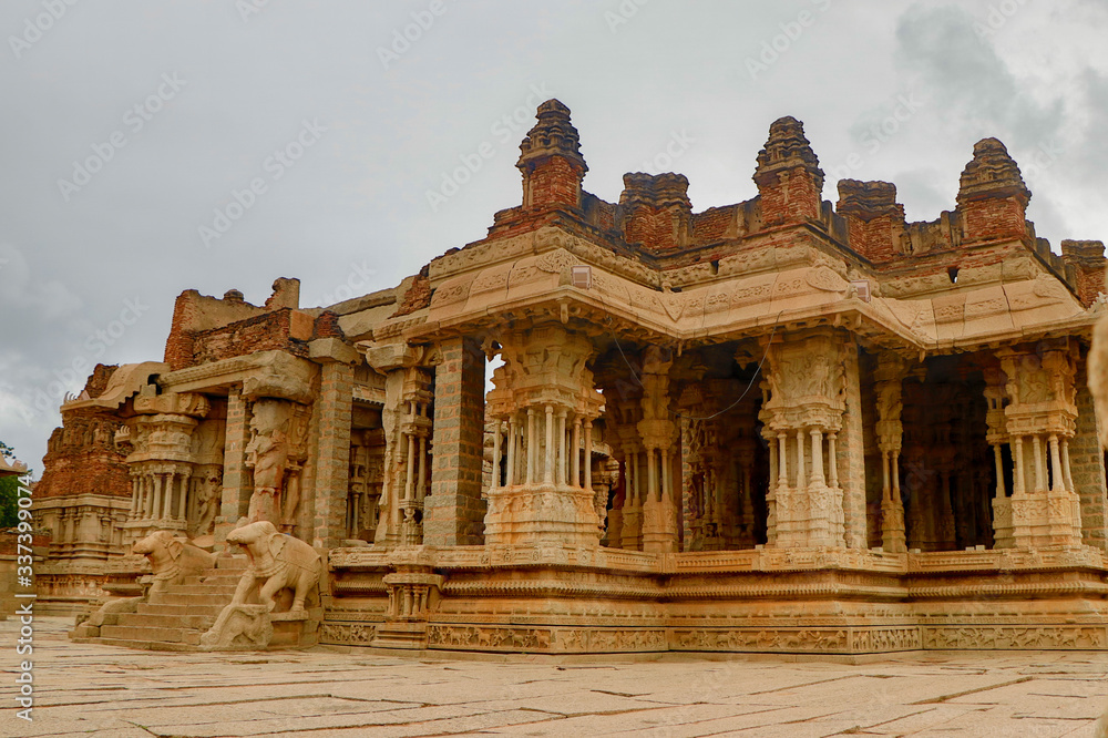 Obraz premium Ruins and temples of Hampi