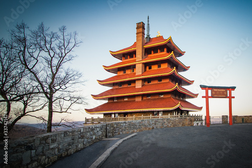 Obraz na plátně View of the Reading Pagoda from the east