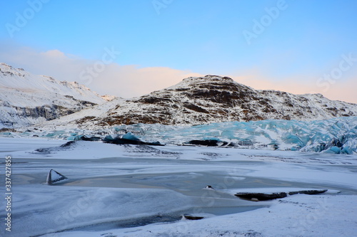 氷河期時代の山でマイナスイオンアイスウォークでリラックスができる氷上トレッキング。