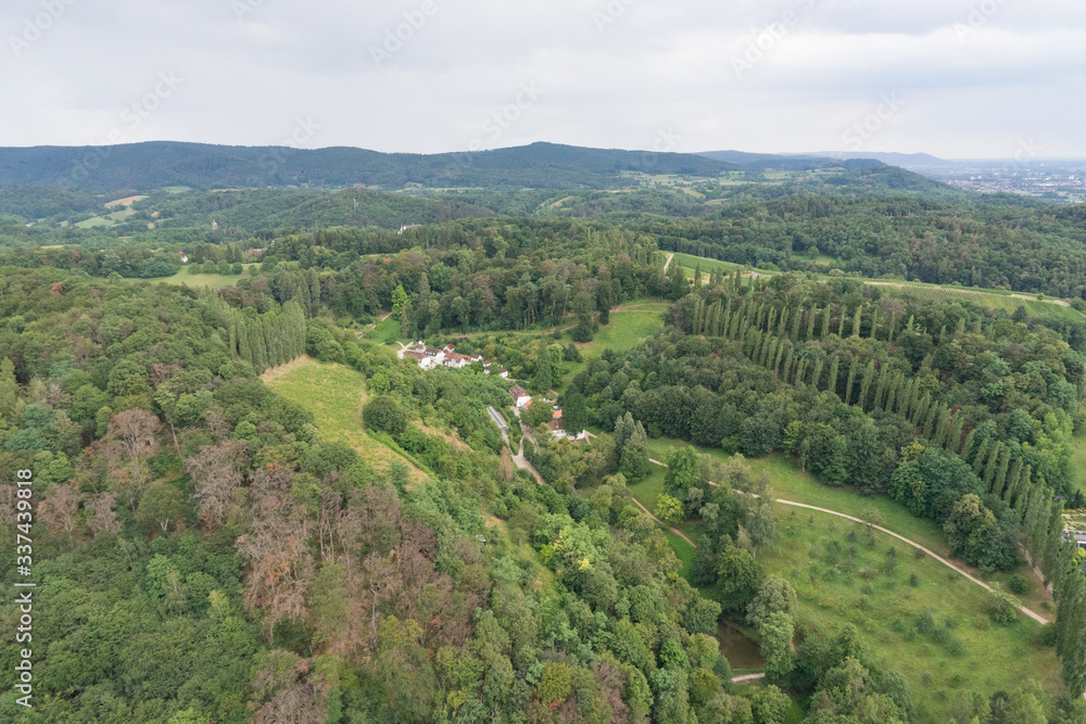 Luftbild: Wald- und Wiesen-Landschaft an der hessischen Bergstrasse