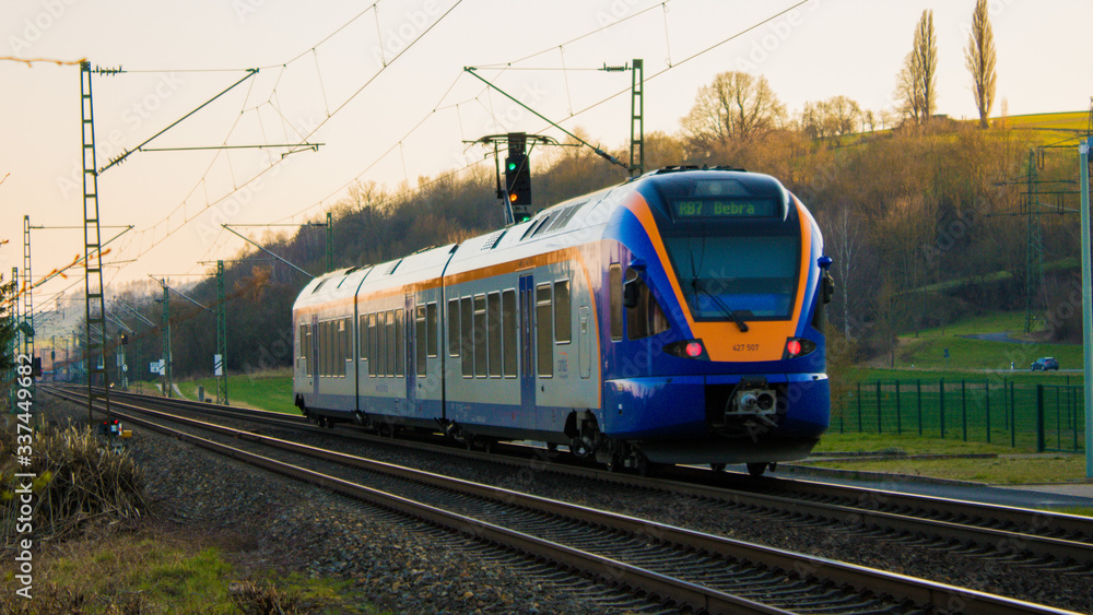 Ein Zug der Cantus Verkehrsgesellschaft bei der einfahrt in den Bahnhof Eschwege.