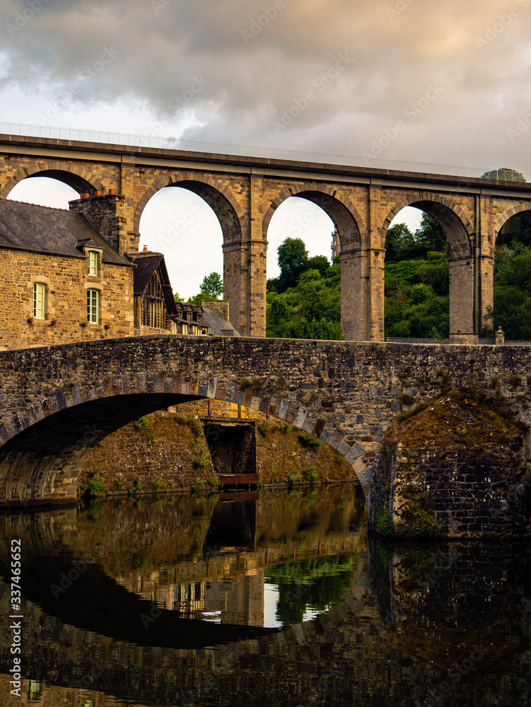 Fototapeta premium old stone bridge