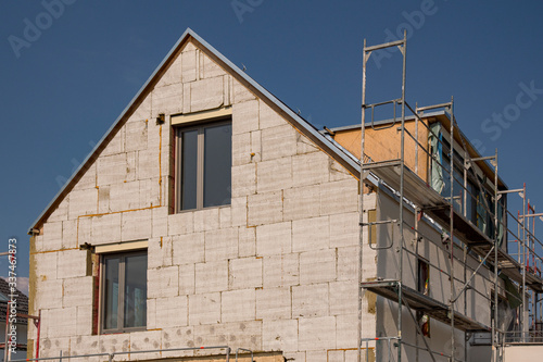 Fotografi new building with isolation blue sky