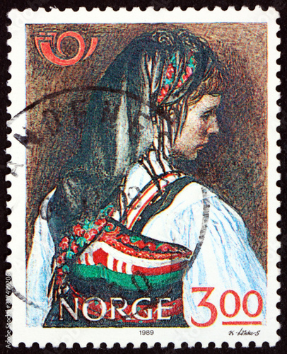 Postage stamp Norway 1989 woman costume from Setesdal
