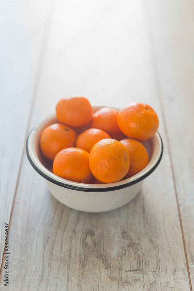 Plate with tangerines