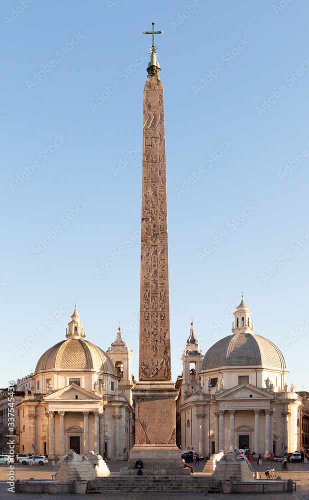 Φωτογραφία An Egyptian obelisk of Ramesses II from Heliopolis stands in the centre of the Piazza of Popolo