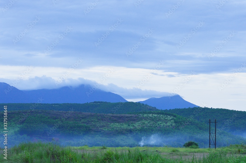 Obraz premium Mountain view from morning click