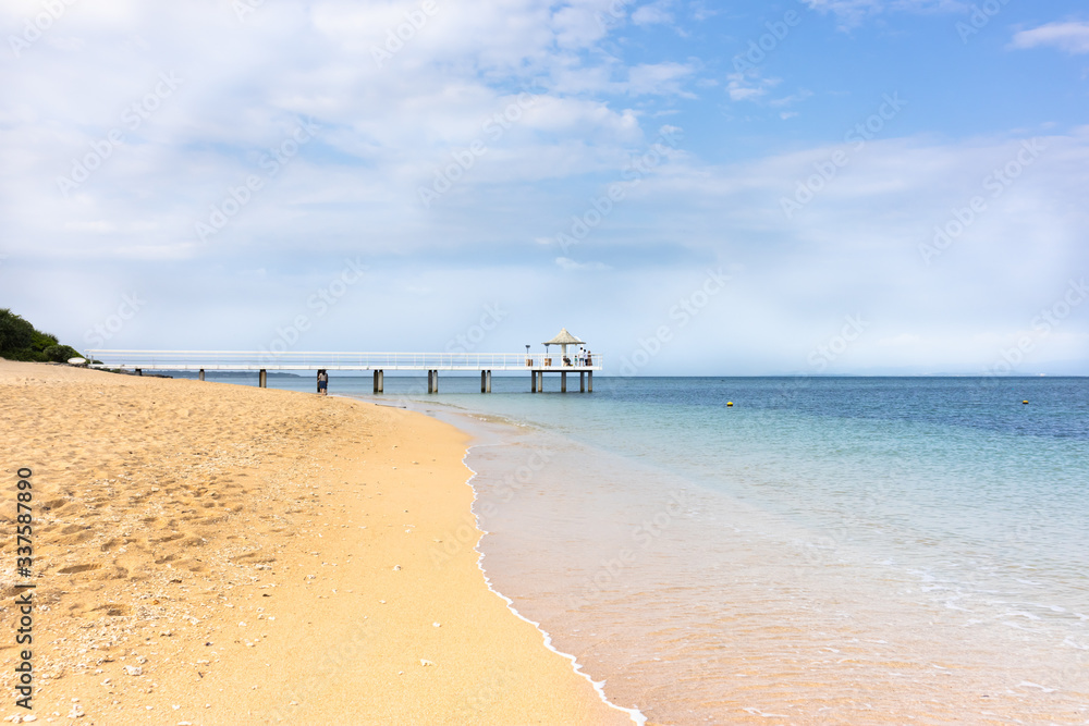 〈石垣島〉ビーチの桟橋