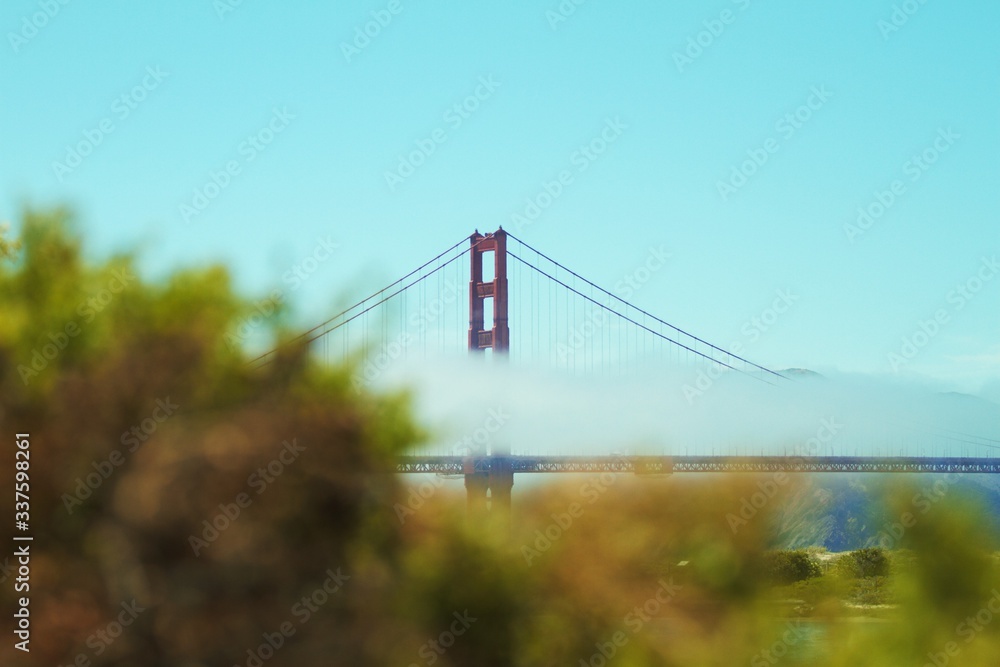 Obraz premium Golden Gate Bridge in Fog
