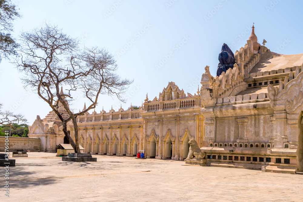 Fototapeta premium Royalty high quality free stock image of Ananda Phaya pagoda, Bagan, Myanmar temples in the Archaeological Zone