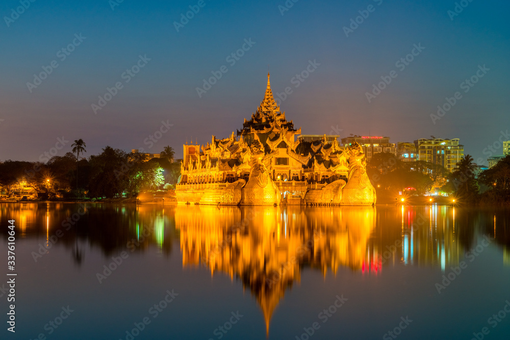 Fototapeta premium Karaweik palace in Yangon, Myanmar