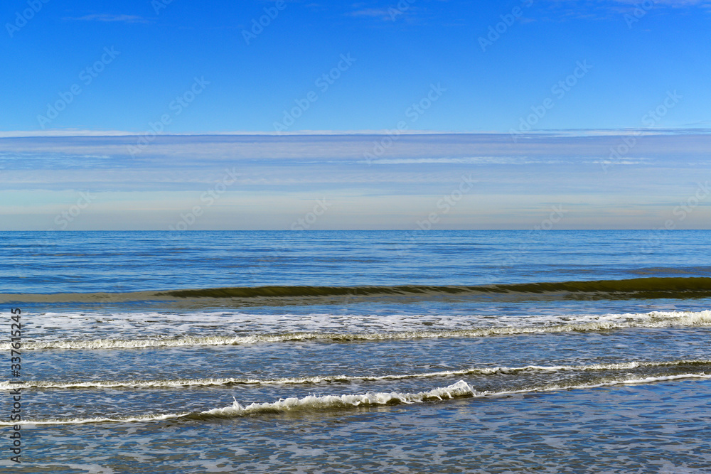 Bord de mer en Italie par un jour d'hiver ensoleillé Bord de mer en Italie par un jour d'hiver ensoleillé