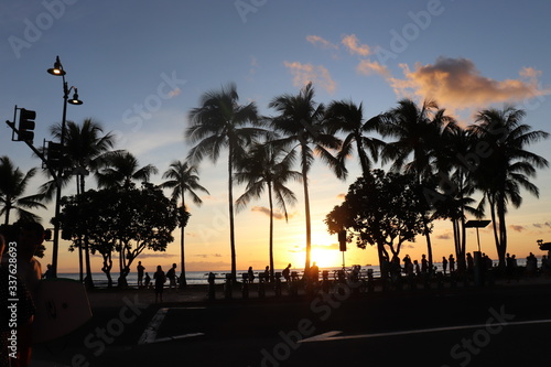 Honolulu Diamond head and Honolulu beach