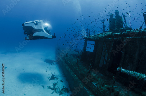 relitto nave da guerra batiscafo sommergibile photo