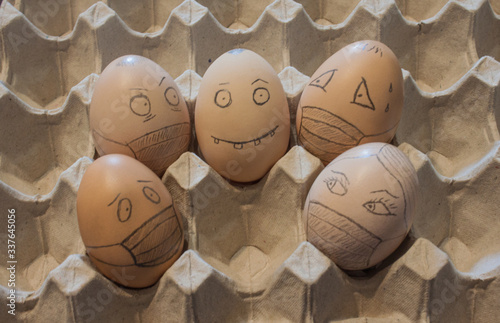 Even eggs wear a medical mask