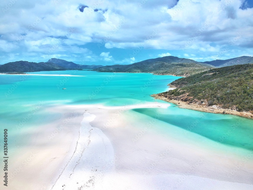 Shifting sands of Hill Inlet at the Whitsunday Islands in tropical Northern Queensland, Australia
