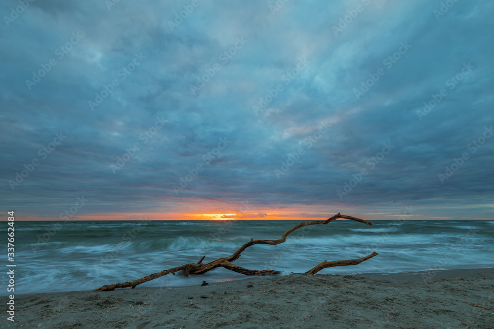Fototapeta premium Sonnenuntergang am Darßer Weststrand 