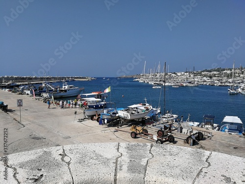 Santa Maria di Leuca - Turisti all'imbarco dalla torre del porto photo