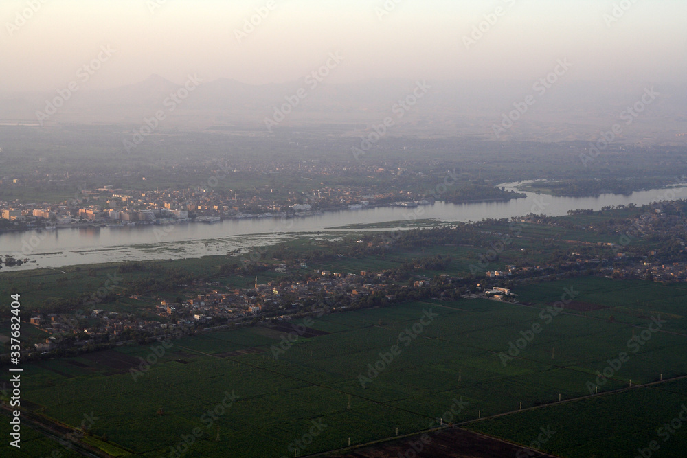 Fototapeta premium Balloon landscapes in Egypt at sunrise