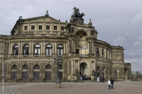 Traveling in Dresden, Germany © telearlens