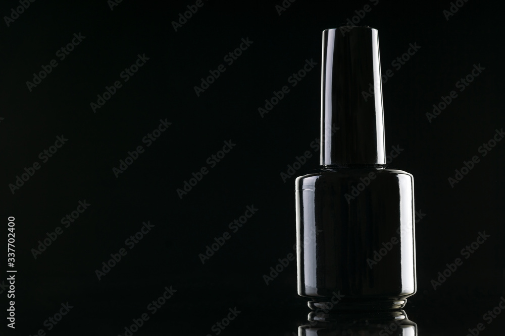 Naklejka premium Bottle with black varnish