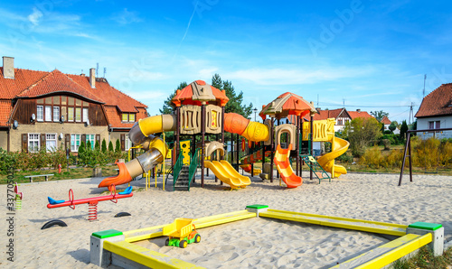 Wallpaper Mural Public modern playground in the middle of the city. Torontodigital.ca