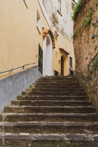 Fototapeta Naklejka Na Ścianę i Meble -  Narrow stairs and streets in the tourist village of Positano, Amalfi coast