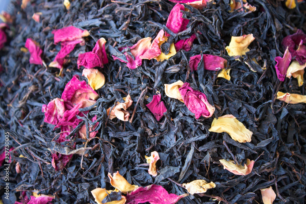 A large pile of fragrant black tea
