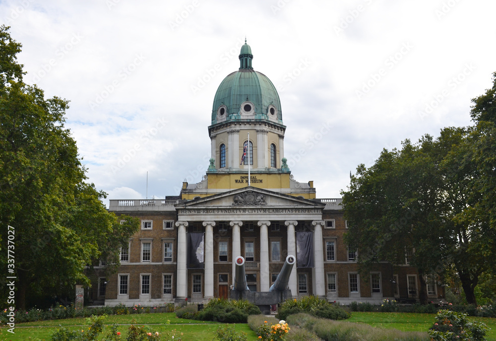 Fototapeta premium War museum in London, United Kingdom