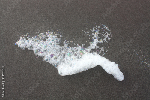 Valokuva Meerschaum auf schwarzem Sand