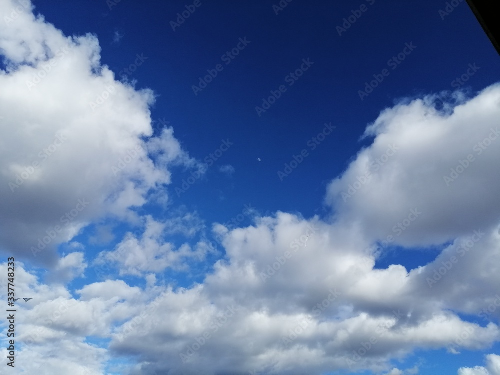 Obraz premium blue sky with clouds