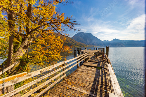 Lake and castle´s park in Gmunden, Austria © Richard Semik