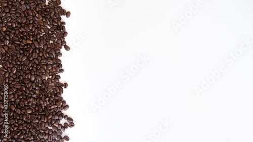 Rozsypane ziarna kawy  © spacer.z.aparatem 