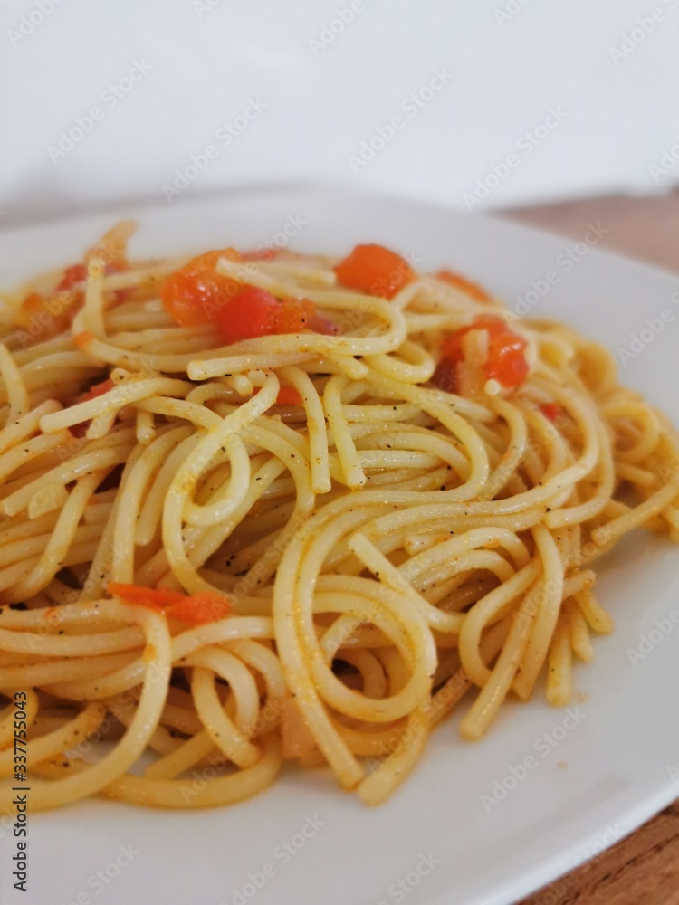 spaghetti with tomato sauce spaghetti with tomato sauce