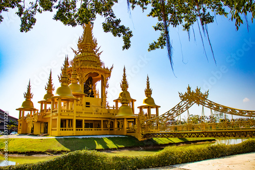 A beautiful view of white temple at Chiang Rai, Thailand. © joseduardo