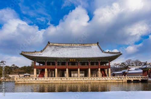 The after snow storm at Gyeongbokgung Palace in Seoul, South Korea.... © Toowongsa