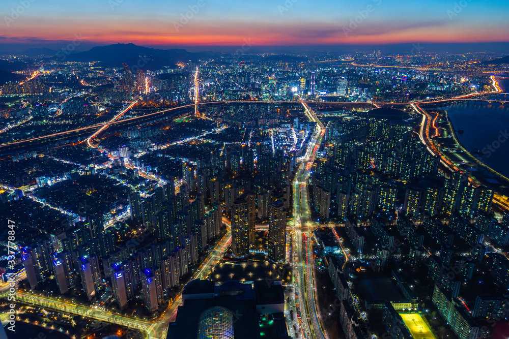 Obraz premium Twilight and traffic of Seoul best landmark in Seoul ,South Korea