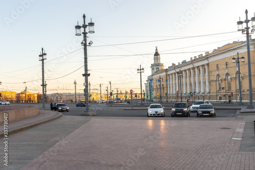 Weak traffic on the spit of Vasilievsky island.