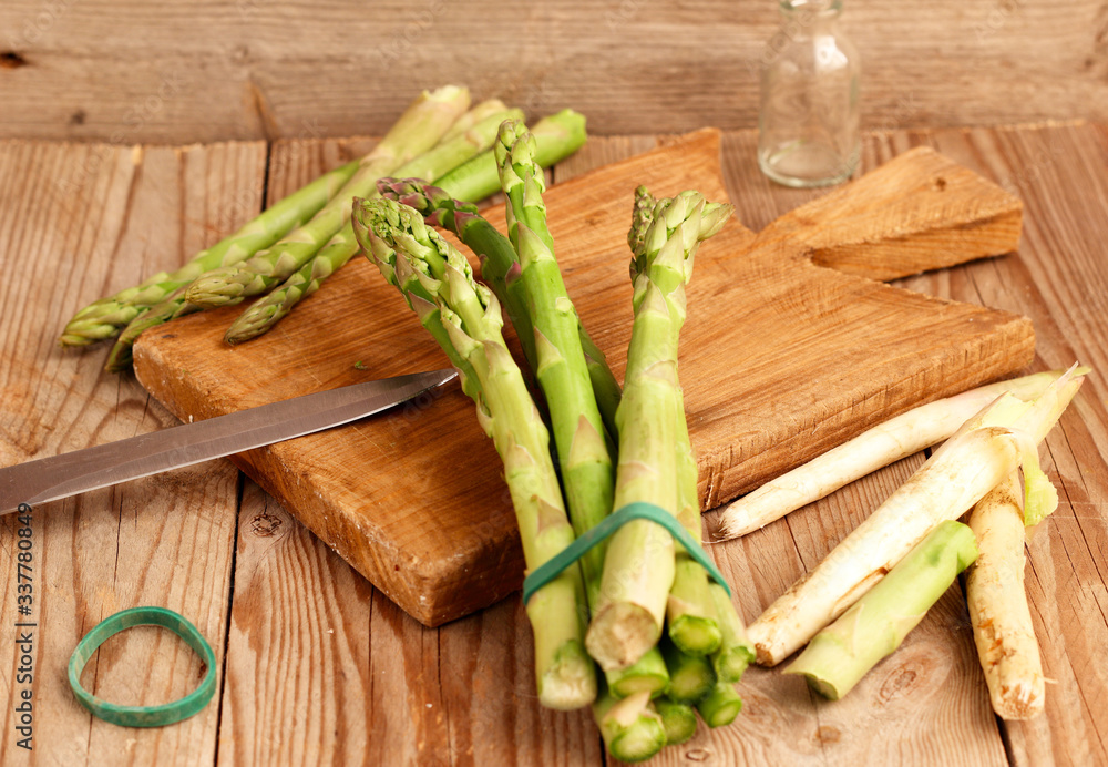 Asparagi verdi coltivati nella campagna italiana. Asparagi verdi coltivati nella campagna italiana.