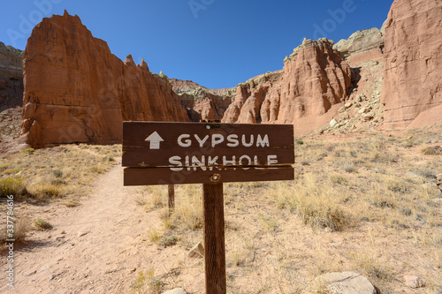 Valokuva Gypsum Sinkhole Sign