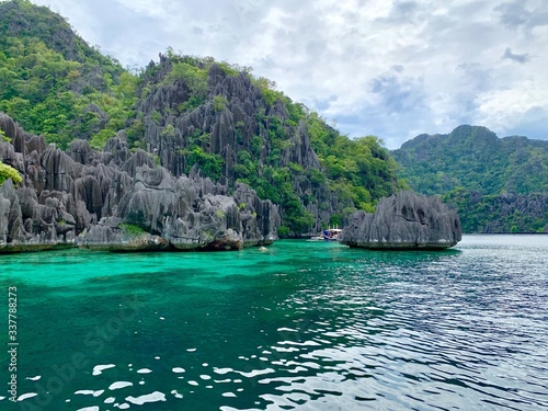 Island hopping in El Nido, Palawan photo