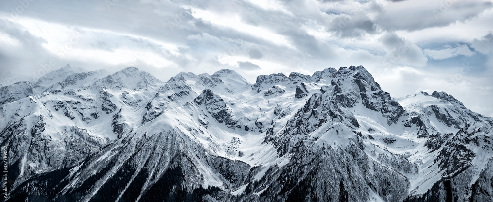 Panoramic view of snowy Caucasus mountain ridge in Karachayevo-Circassian Republic, Russia - obrazy, fototapety, plakaty 